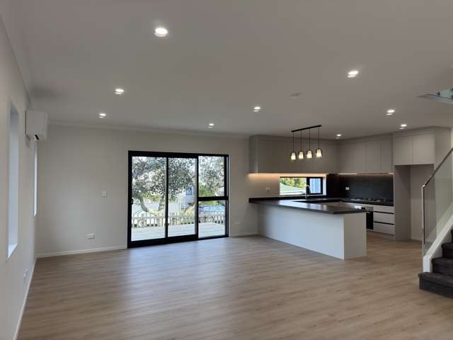 1/137 Clovelly Road Bucklands Beach_1