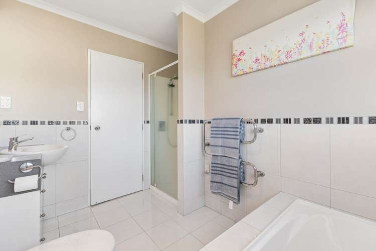 39 Stranraer Crescent Wattle Downs_13