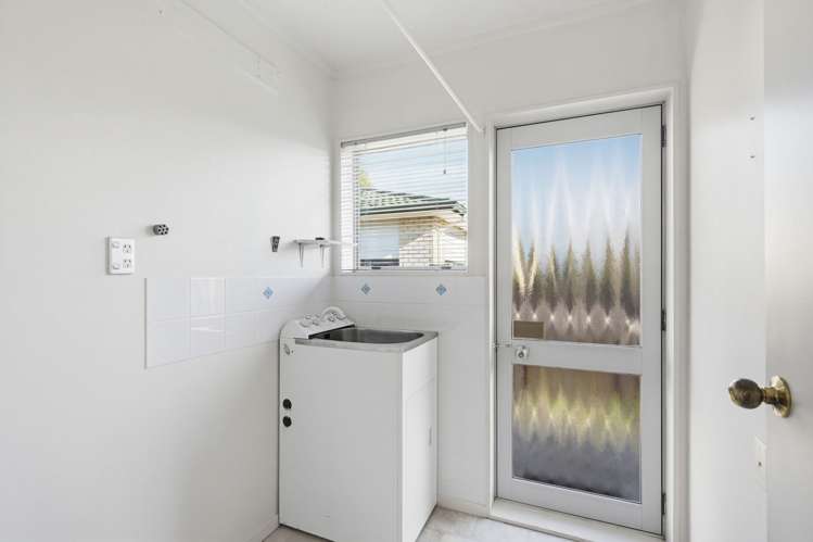 52 Bodi Place Te Atatu South_24