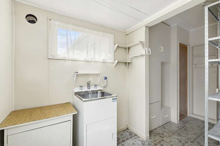 124 Sievers Grove Cannons Creek_10