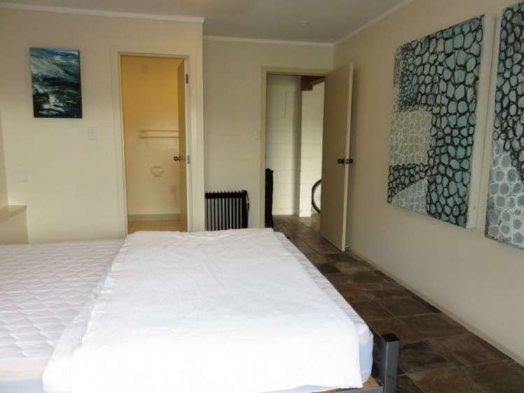 128 Bambury Place Onemana_18