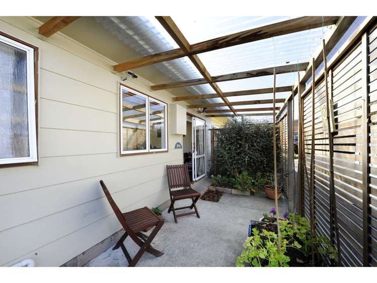 2/11 Lichfield Street Stoke_14