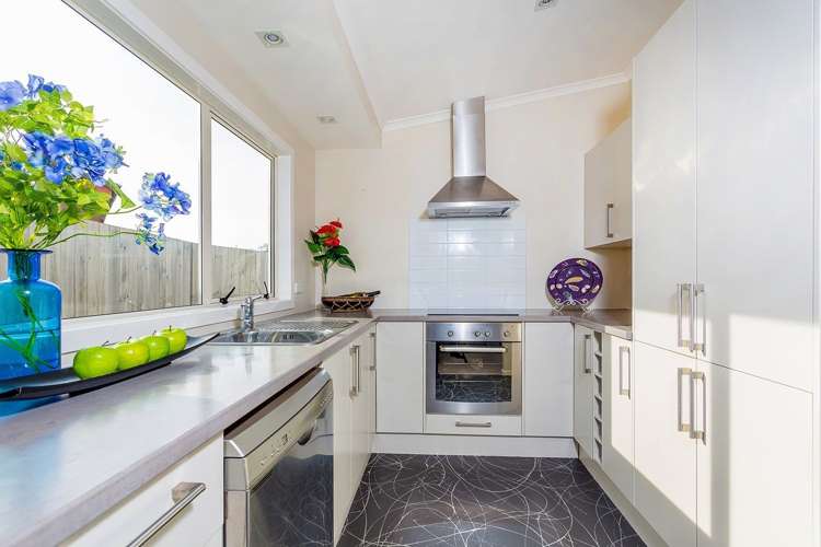 2/11 Anne Mclean Drive Bayview_6