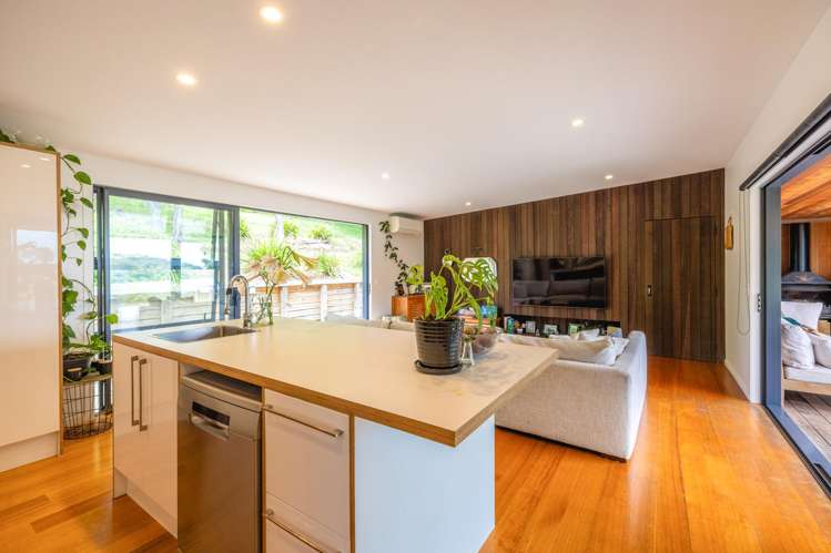 2/166 Ostend Road Ostend_6