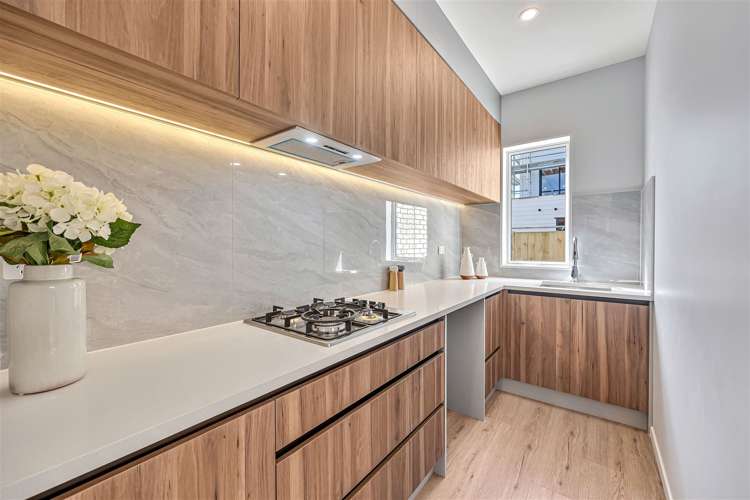 21 Bushfield Drive Flat Bush_13