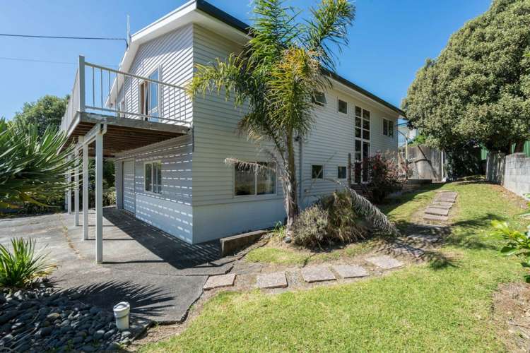 24 Harbour View Road Leigh_9
