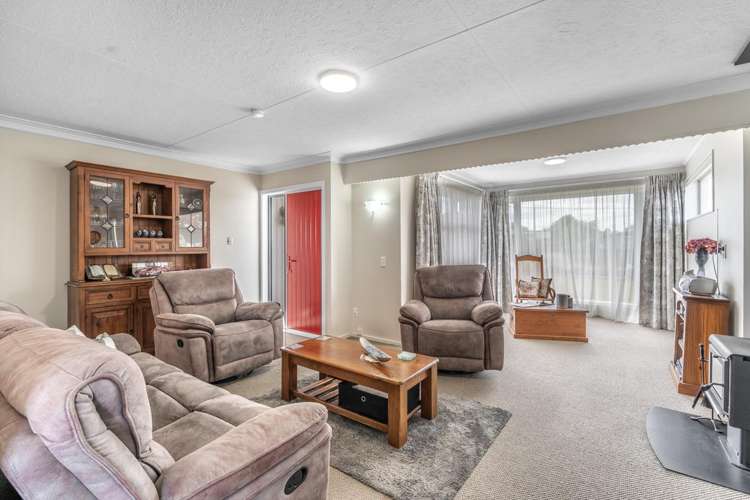 63 Edinburgh Crescent Waikiwi_2