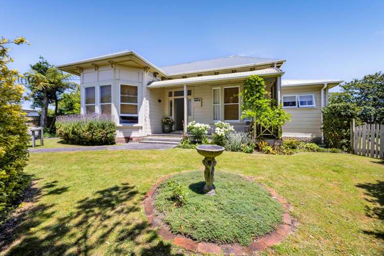 207 Egmont Street Patea_2