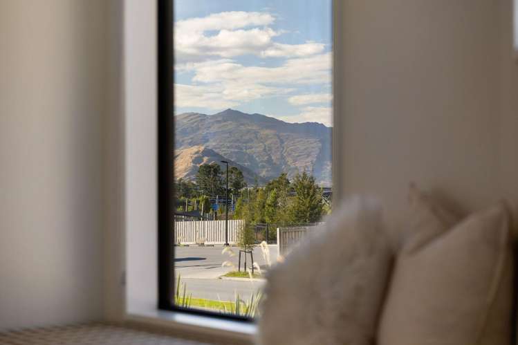 8 Spur Ridge Rise, Hanley's Farm Jacks Point_32