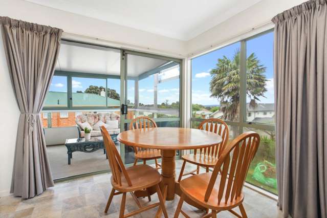 2/213 Queens Road Panmure_4