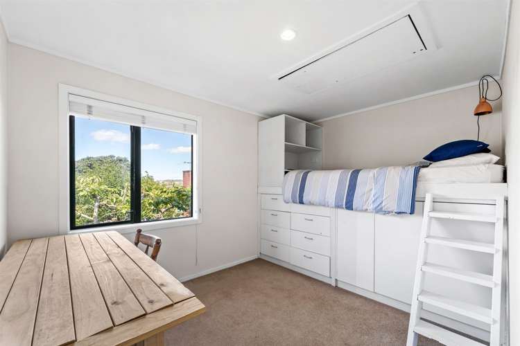 528 Beach Road Murrays Bay_15