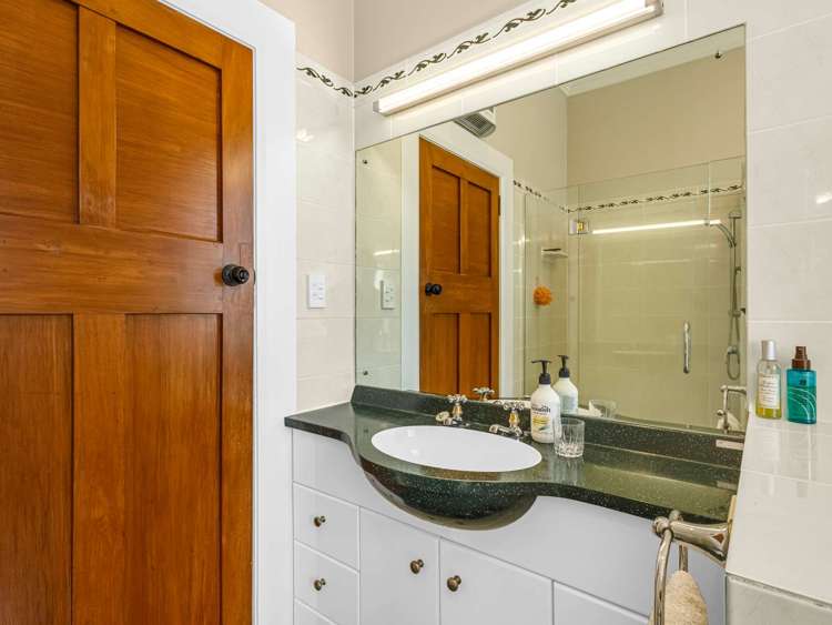 89 Georges Drive Napier South_17