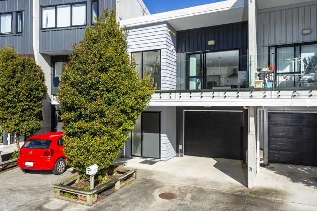 Modern Comfort & Central Convenience in Albany