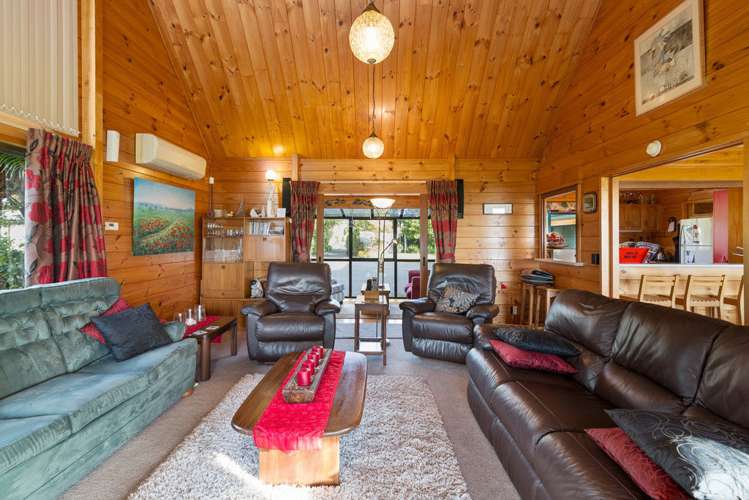 5 Holden Avenue Holdens Bay_9