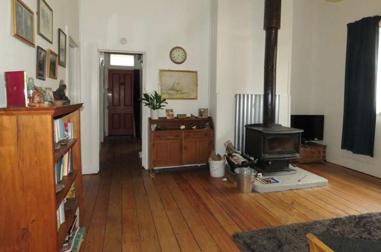 84 Shiel Street Reefton_14