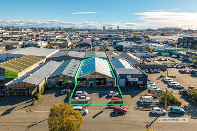 Immaculate CBD Fringe Showroom & Warehouse