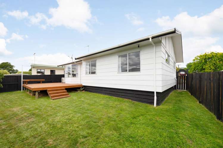 8b Huia Avenue Forest Lake_10