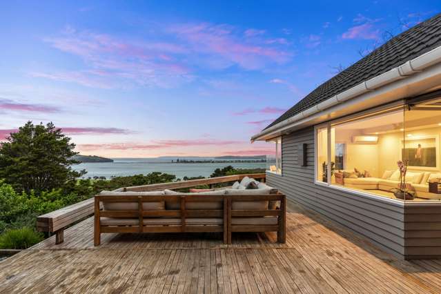 Matakana Retreat by the Sea