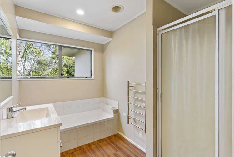 1 Halldene Terrace Red Beach_6