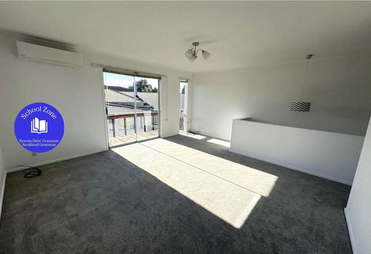 2/58 Clonbern Road Remuera_0