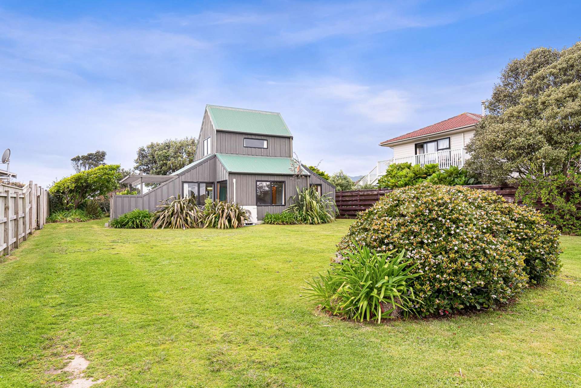 9 Eruini Street Waikanae Beach_0