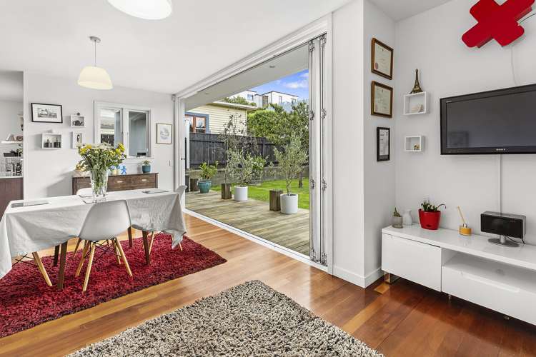 8 Hargreaves Street Mount Cook_6