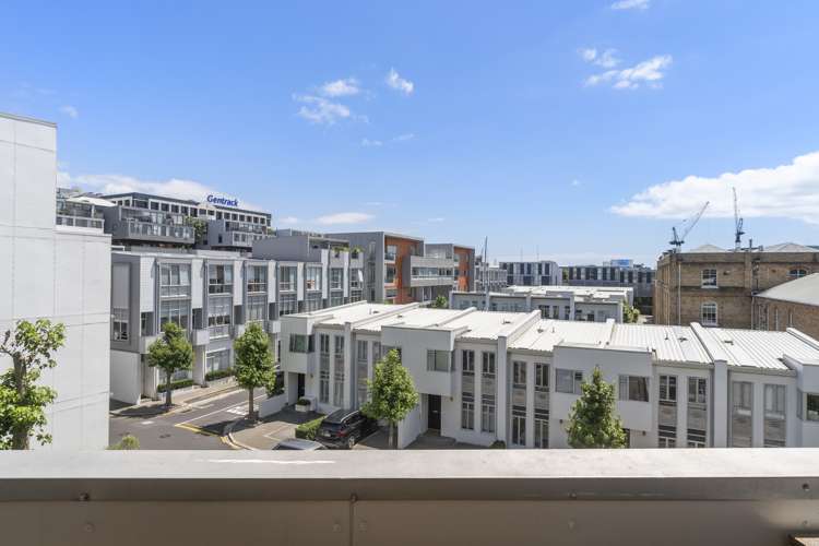 2a/2 Fisher-Point Drive Auckland Central_8