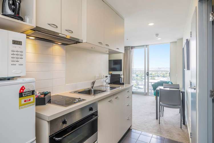 1603/17 Amersham Way Manukau_2