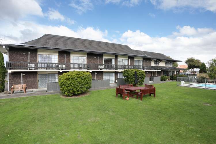 167 Fitzherbert Avenue West End_27