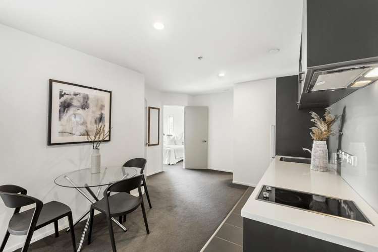1402/74 Albert Street_4