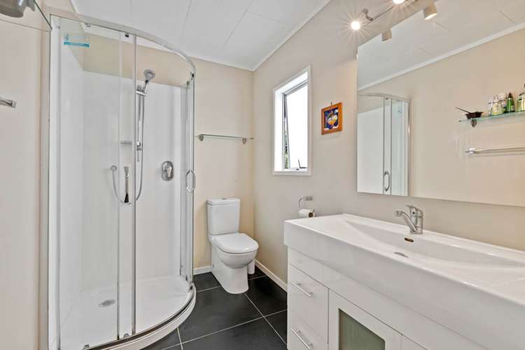 39b Brian Crescent Stanmore Bay_9