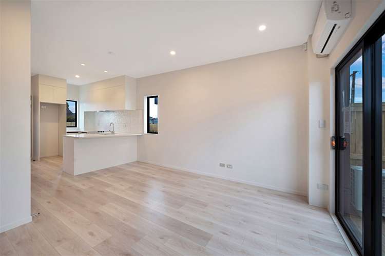 1/2 Abbotleigh Avenue Te Atatu Peninsula_5