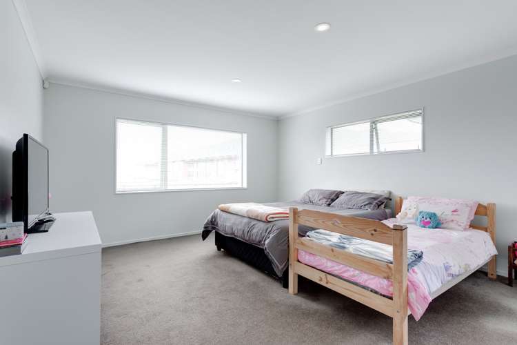 56 Percy Kinsman Crescent Riverstone Terraces_9