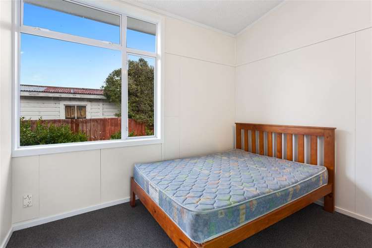 7 George Street Springfield_10