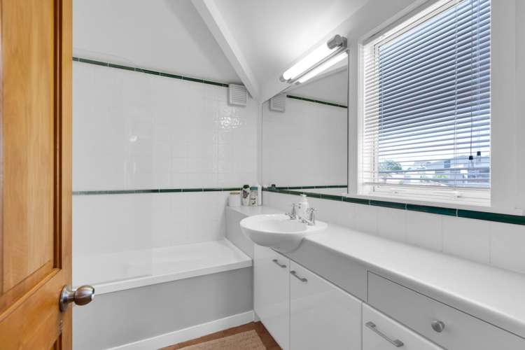 1 Kawaroa Close New Plymouth Central_11