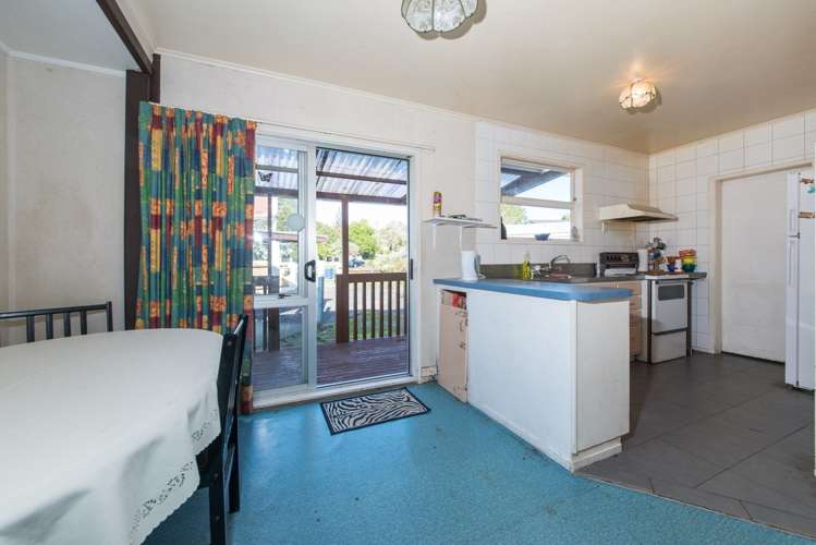 2 John F Kennedy Place Glen Eden_10