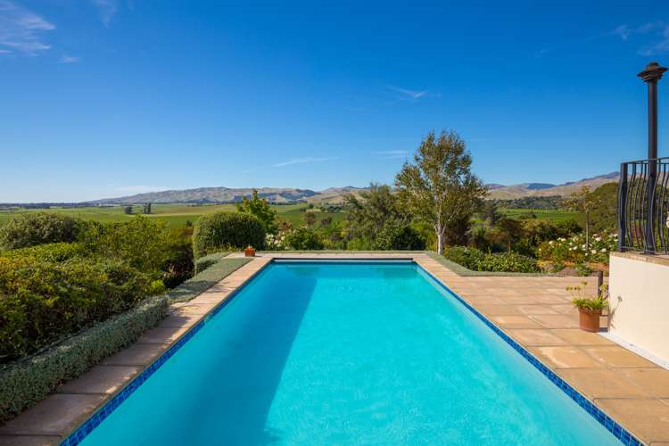 14 Golf View Close Fairhall_19