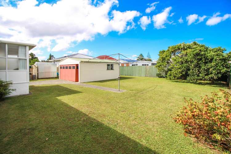8 Mervan Street Mangere East_10