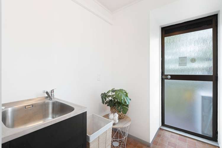 8 Glen Close Glen Eden_11