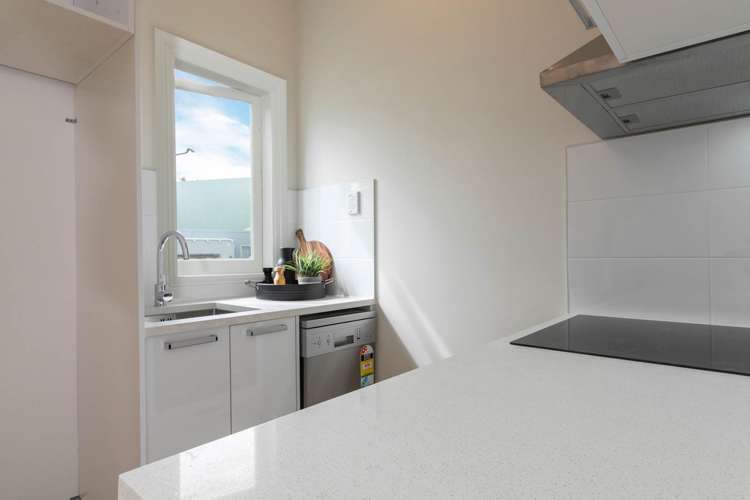 1/326 West Coast Road Glen Eden_5