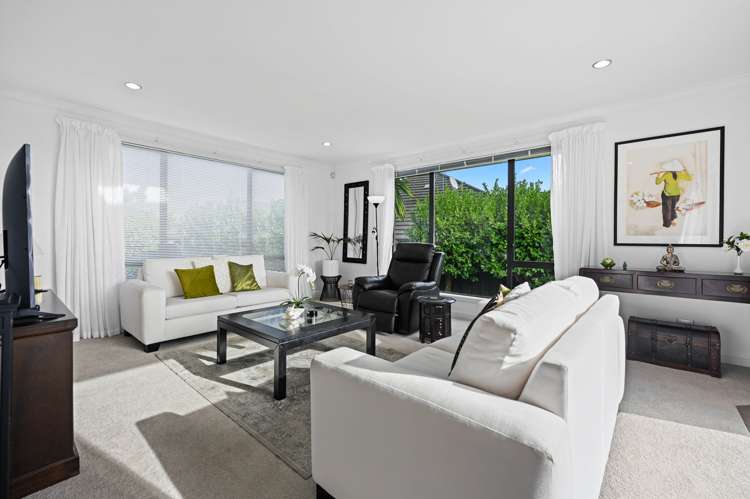 57 Somerton Drive Huntington_13