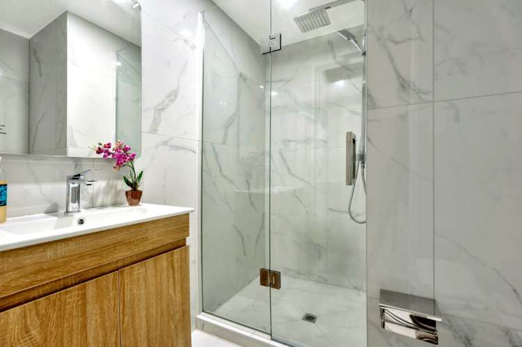 8/16 Clark Road Pahurehure_5