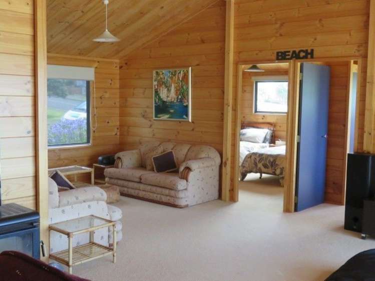 136 Oratia Place Onemana_12