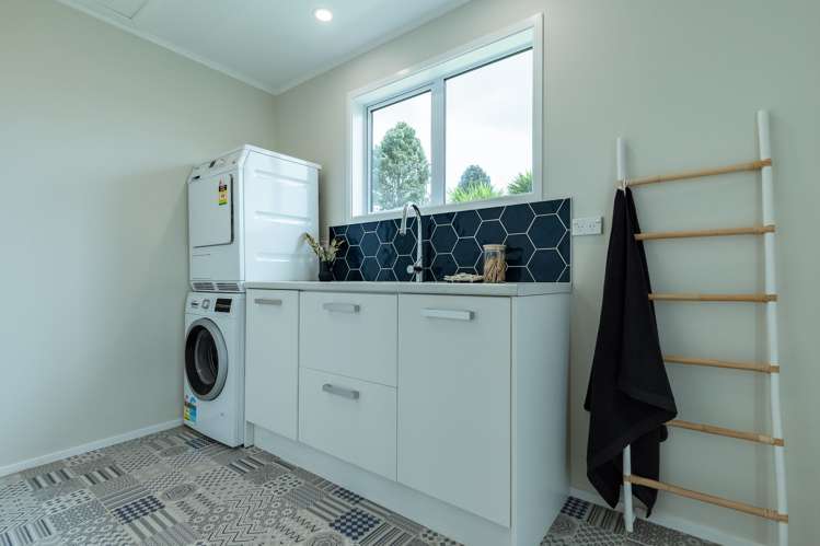 4 Swift Place Leamington_17