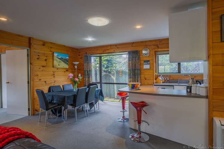 45 Pages Road Marchwiel_5