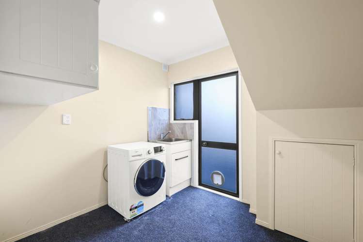 2/20 Beach Road Mellons Bay_21