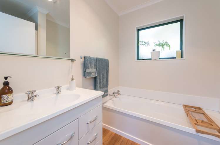 8 Somerville Lane Brightwater_11