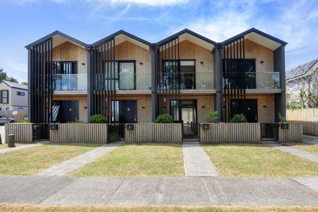 Beach House in Beach Road