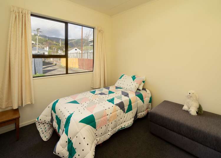 2/6 Ngaio Street Stoke_9
