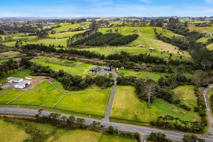 243 Waitakere Road Taupaki_23